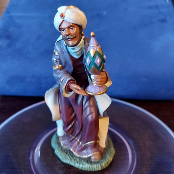Thomas kinkade Gaspar Village King Gaspar 5"